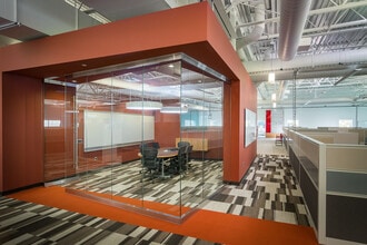 8310 Excelsior Dr, Madison, WI à louer Photo intérieure- Image 2 de 9