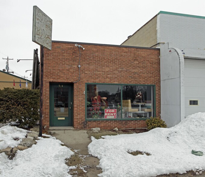 521 E Walnut St, Green Bay, WI à vendre - Photo du bâtiment - Image 2 de 2