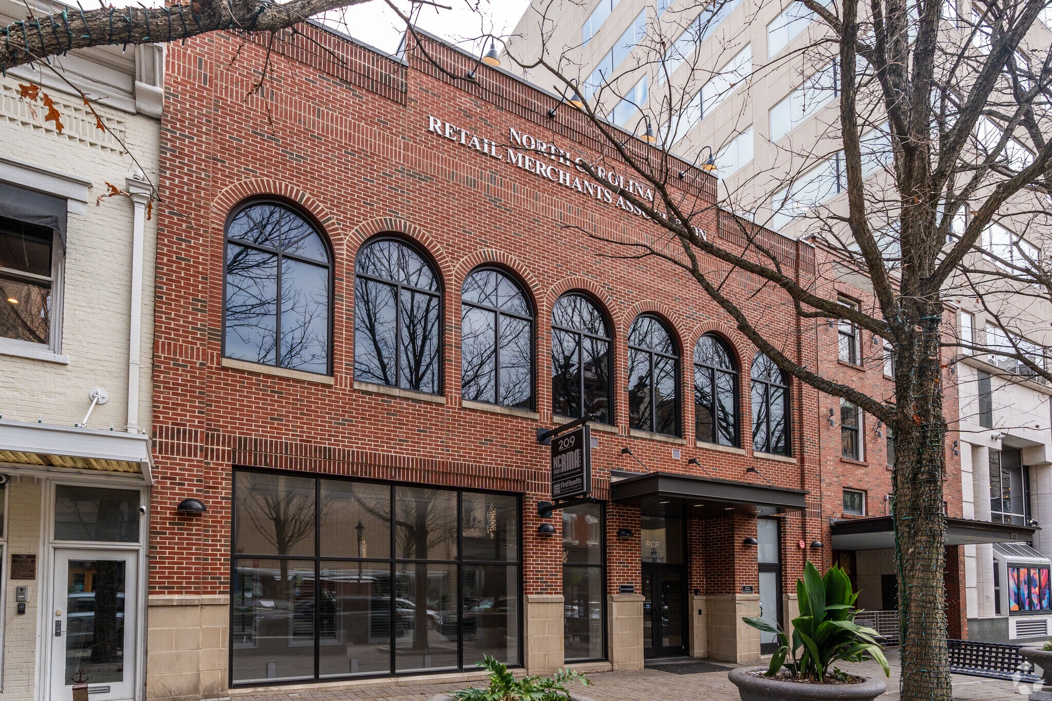 209 Fayetteville St, Raleigh, NC à vendre Photo principale- Image 1 de 16