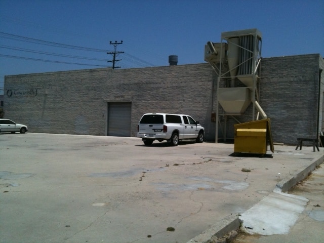 834 E 108th St, Los Angeles, CA for sale - Building Photo - Image 2 of 3