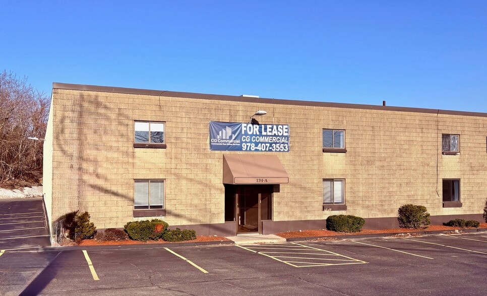 134 New Boston St, Woburn, MA for lease - Building Photo - Image 2 of 7