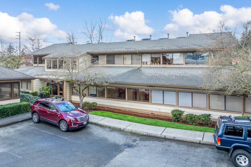 7981 168th Ave NE, Redmond, WA à louer - Photo du bâtiment - Image 2 de 16