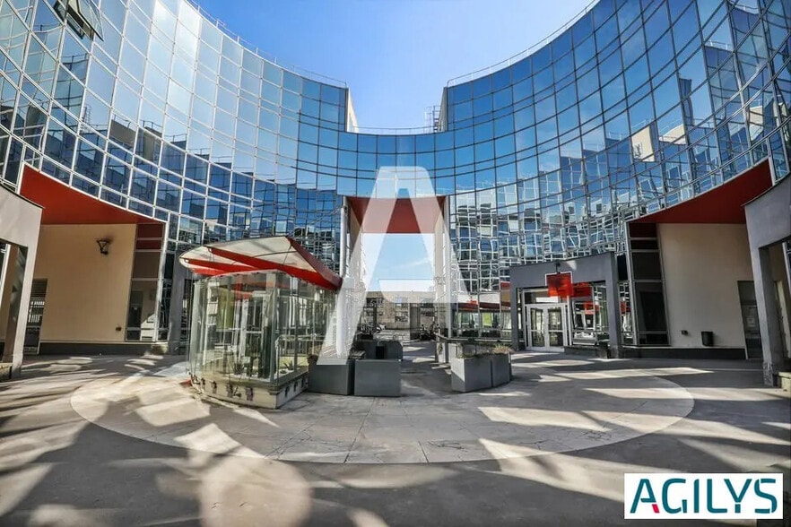 Office in Massy for lease - Lobby - Image 1 of 12