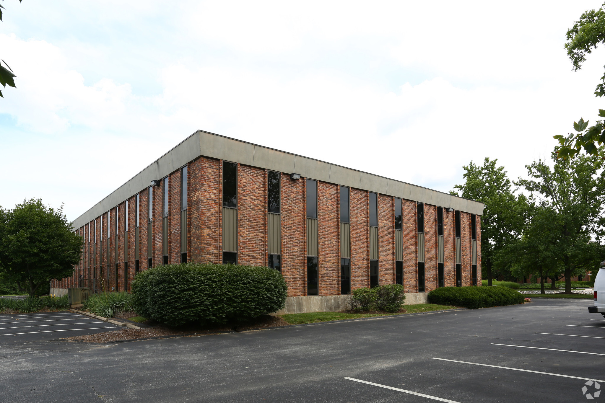 2280 Schuetz Rd, Maryland Heights, MO for sale Building Photo- Image 1 of 4