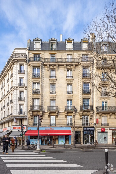 100 Rue Chardon-Lagache, Paris for sale - Primary Photo - Image 1 of 22