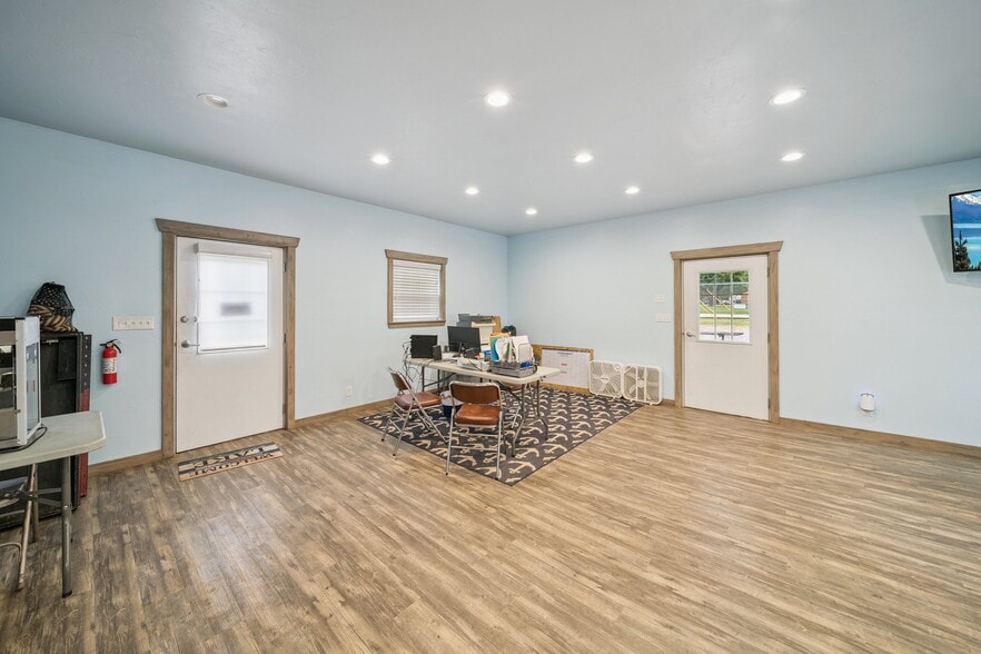 100 Main St, Bernice, OK for sale - Building Photo - Image 2 of 18