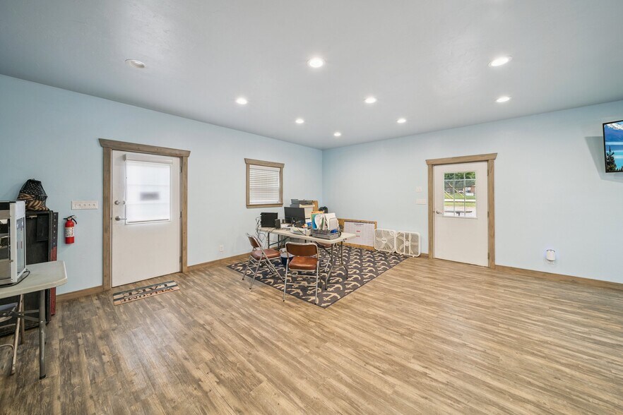 100 Main St, Bernice, OK à vendre - Photo du bâtiment - Image 2 de 18