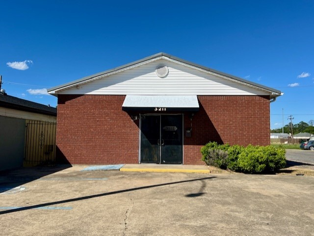 3211 Louisville Ave, Monroe, LA for lease - Building Photo - Image 2 of 12