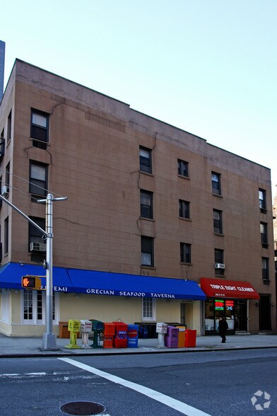 905 First Ave, New York, NY for lease - Building Photo - Image 2 of 4