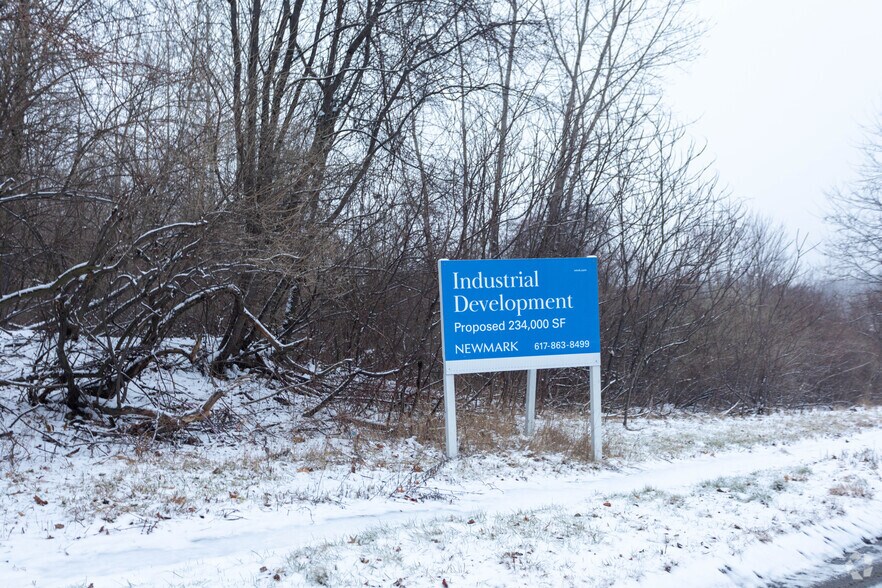 Orchard Hill Park Dr, Leominster, MA à louer - Photo du bâtiment - Image 1 de 1