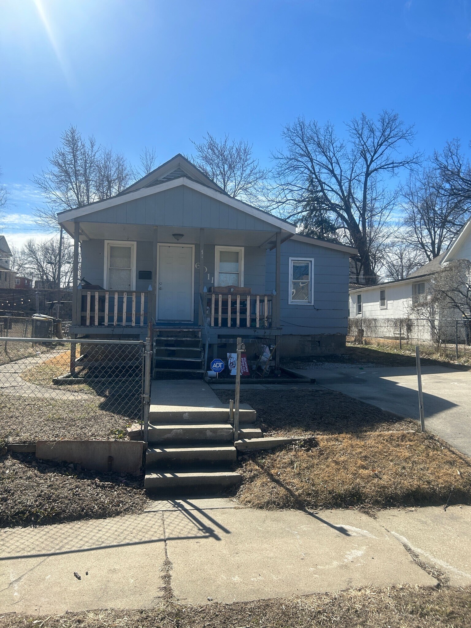 6011 E 11th St, Kansas City, MO for sale Primary Photo- Image 1 of 2