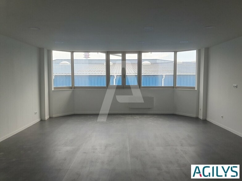 499 Rue Marcel Paul, Champigny-sur-Marne for lease - Interior Photo - Image 3 of 6