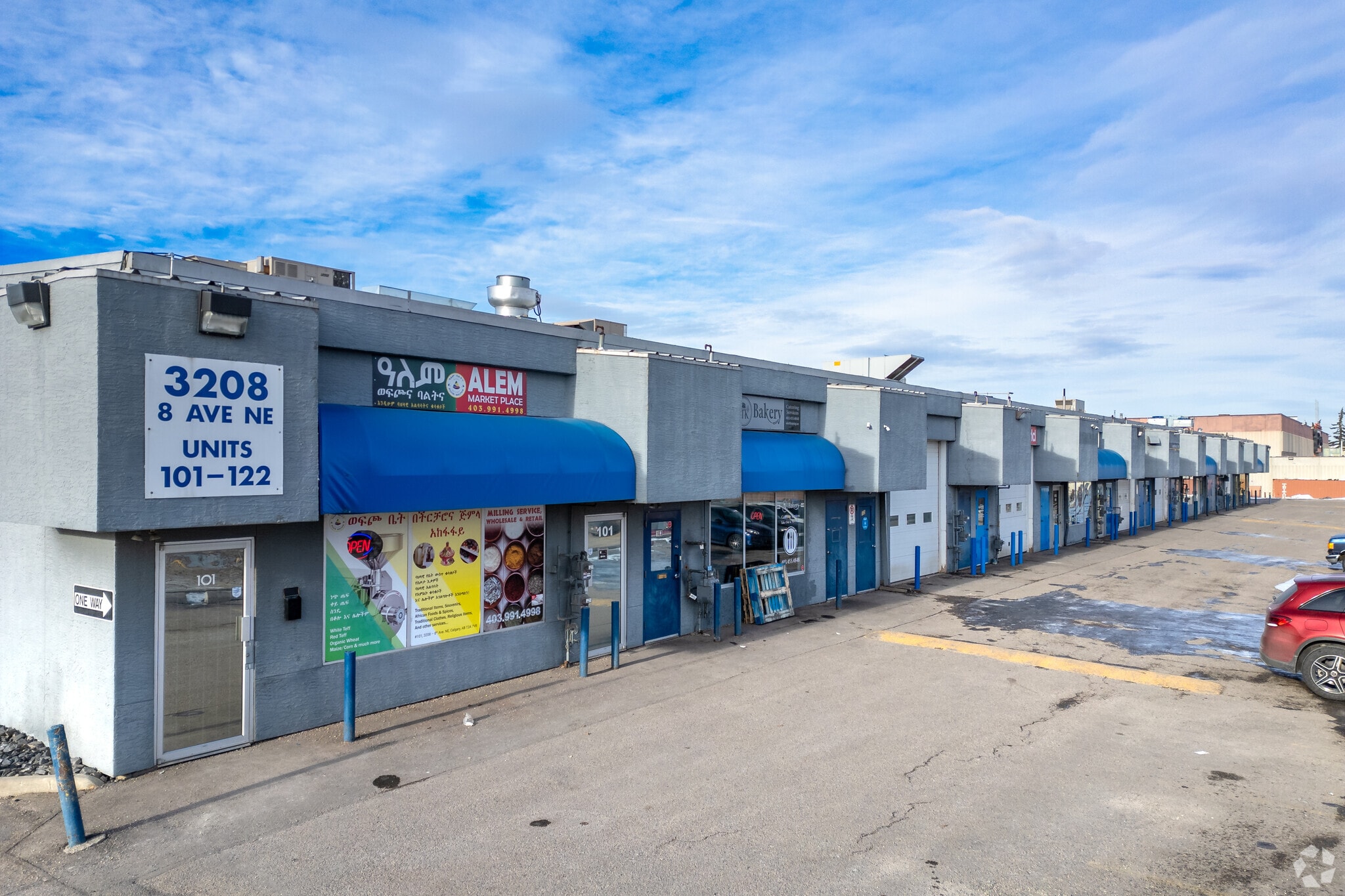 3208 8th Ave NE, Calgary, AB for sale Primary Photo- Image 1 of 1