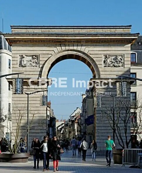 Commerce de détail dans Dijon à vendre - Photo du bâtiment - Image 1 de 4