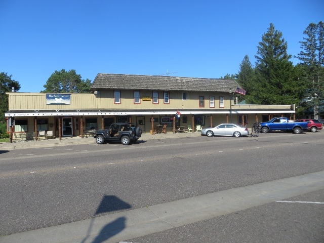 10356 Main St, Boulder Junction, WI à vendre - Photo principale - Image 1 de 1