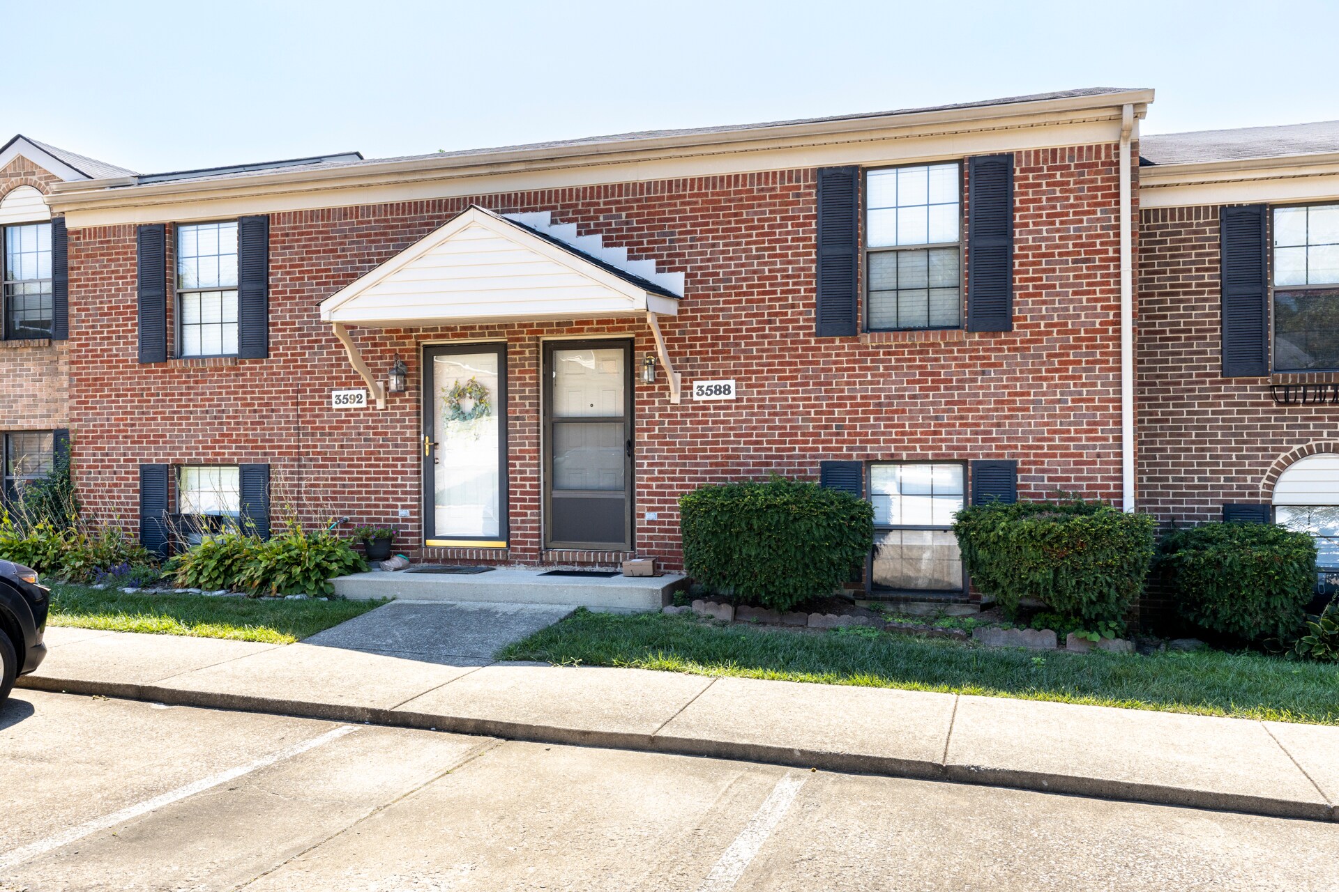 Lexington, KY 9-Unit Townhome Portfolio portefeuille de 9 propriétés à vendre sur LoopNet.ca Photo du bâtiment- Image 1 de 26