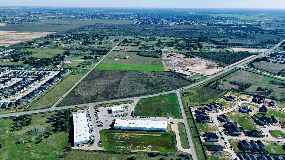 1 FM 359 at Rogers Rd, Fulshear, TX à vendre - Photo principale - Image 1 de 4