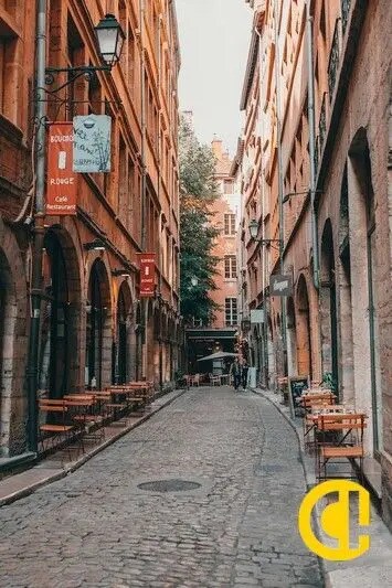 Retail in Lyon for lease - Building Photo - Image 1 of 1