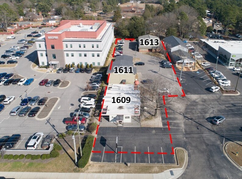 Owen Drive portefeuille de 3 propriétés à vendre sur LoopNet.ca - Photo du bâtiment - Image 2 de 16