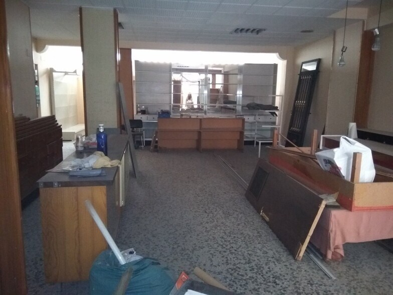 Commerce de détail dans Ontinyent, Valencia à louer - Photo du bâtiment - Image 3 de 10