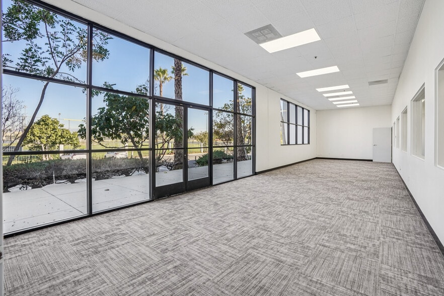 2700 Sequoia Dr, South Gate, CA à louer - Photo du bâtiment - Image 2 de 8