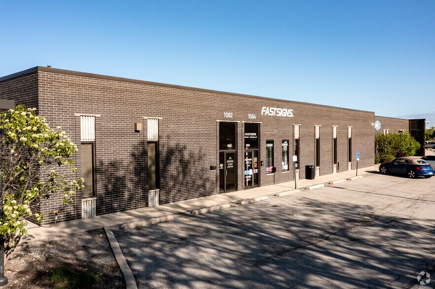 1026-1100 National Pky, Schaumburg, IL à louer - Photo du bâtiment - Image 3 de 13