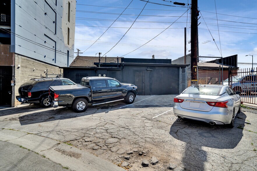 2426 Lincoln Blvd, Venice, CA à louer - Photo du bâtiment - Image 3 de 3