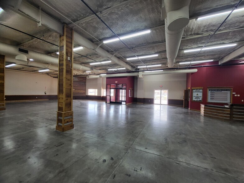 800 S International Blvd, Hidalgo, TX à louer - Photo du bâtiment - Image 2 de 43