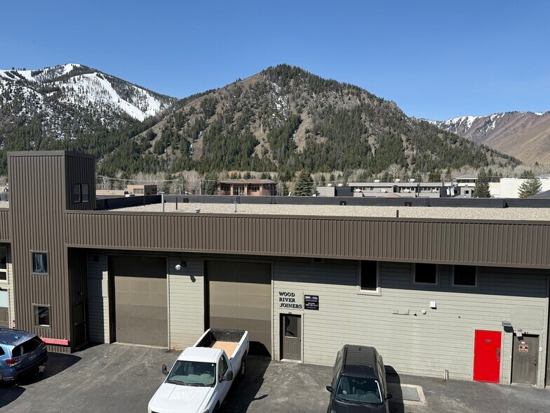 471 E 10th St, Ketchum, ID à vendre - Photo du bâtiment - Image 2 de 23