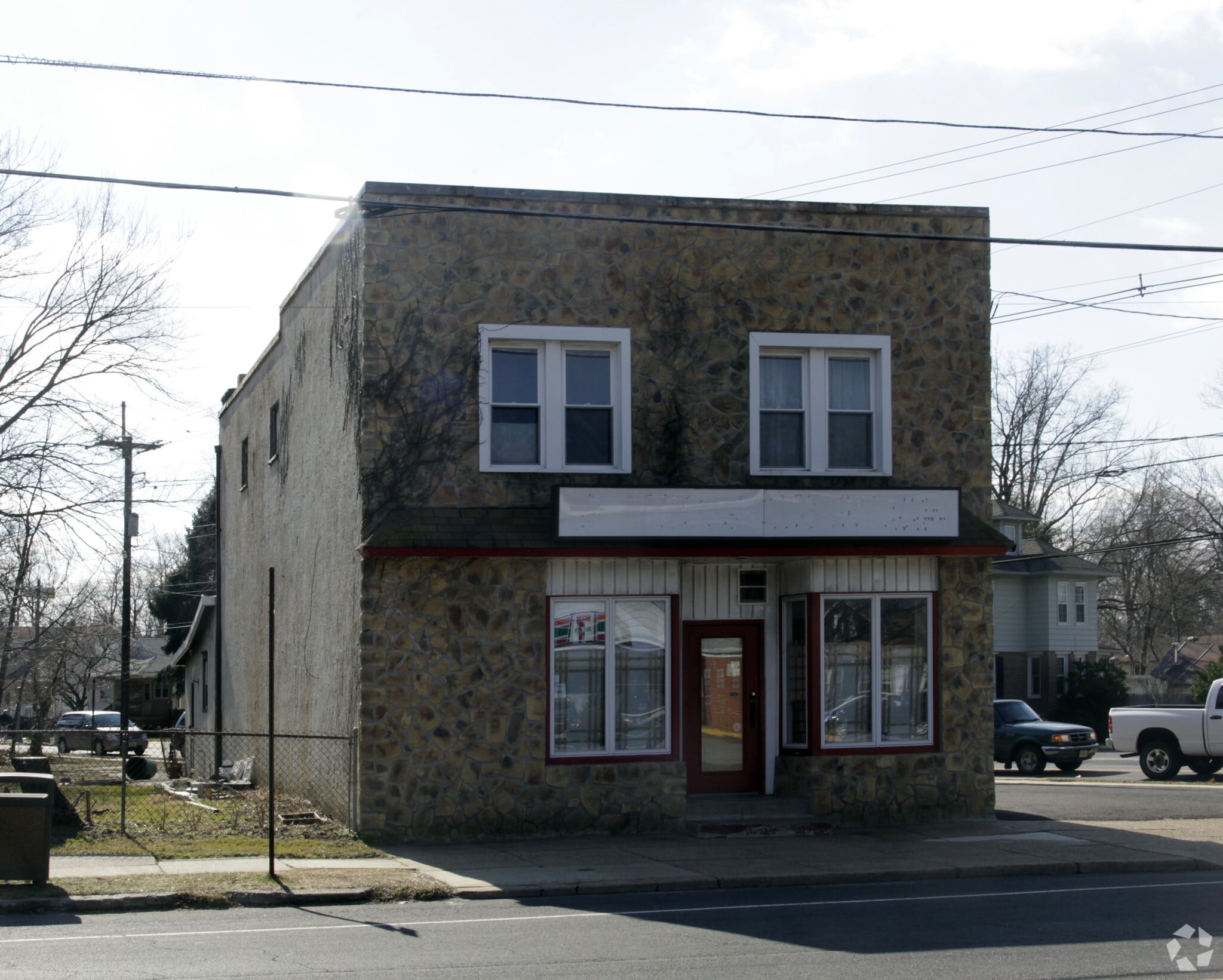 6 E Camden Ave, Moorestown, NJ, 08057 portfolio of 2 properties for sale on LoopNet.ca Primary Photo- Image 1 of 17