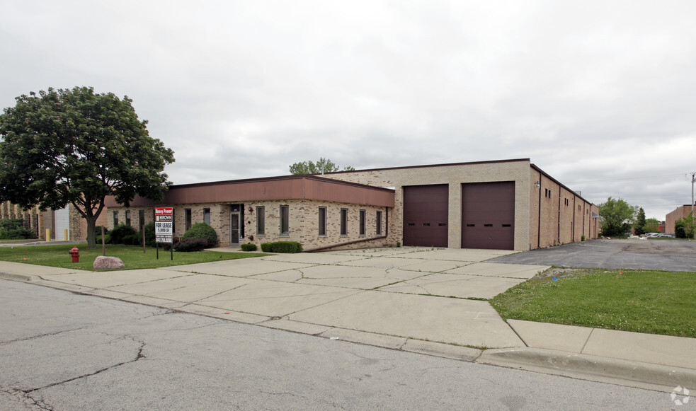 605 Bonnie Ln, Elk Grove Village, IL for lease - Primary Photo - Image 1 of 2