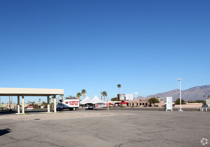 8400 E Broadway Blvd, Tucson, AZ for sale - Primary Photo - Image 1 of 6