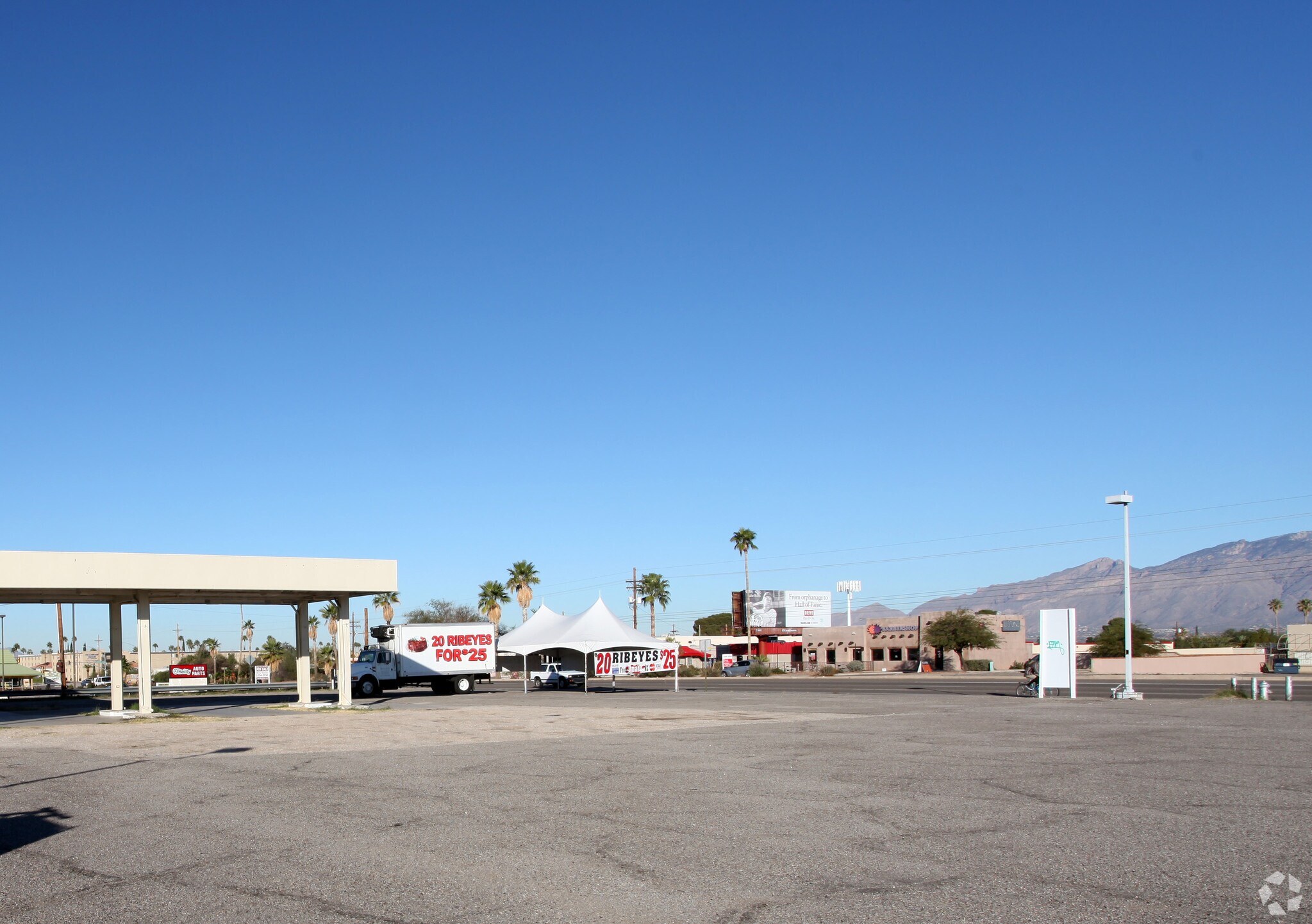 8400 E Broadway Blvd, Tucson, AZ à vendre Photo principale- Image 1 de 7
