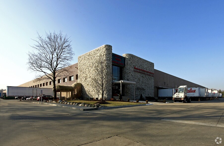 26025 First St, Westlake, OH for lease - Building Photo - Image 1 of 3