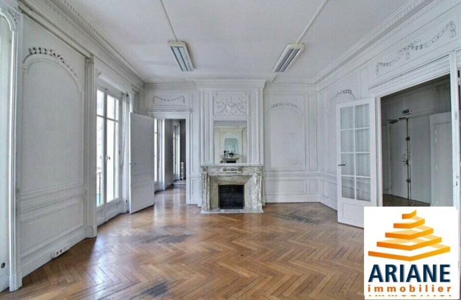 42 Rue Galilée, Paris for lease - Interior Photo - Image 2 of 3