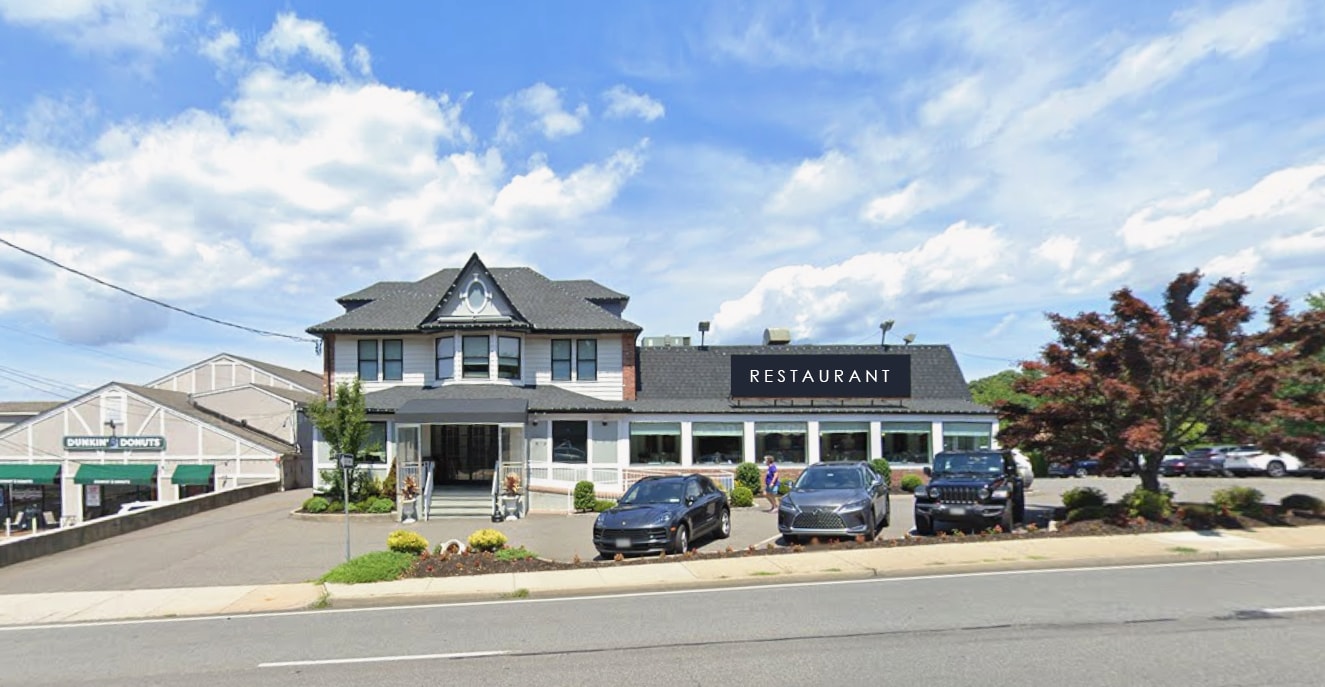 8289 Jericho Tpke, Woodbury, NY for lease Primary Photo- Image 1 of 8