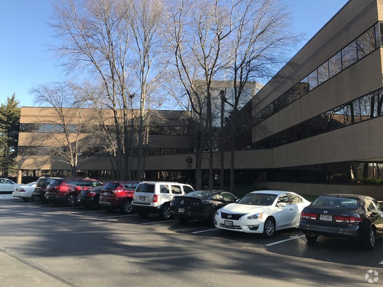 10800 Midlothian Tpke, North Chesterfield, VA à louer - Photo du bâtiment - Image 1 de 10