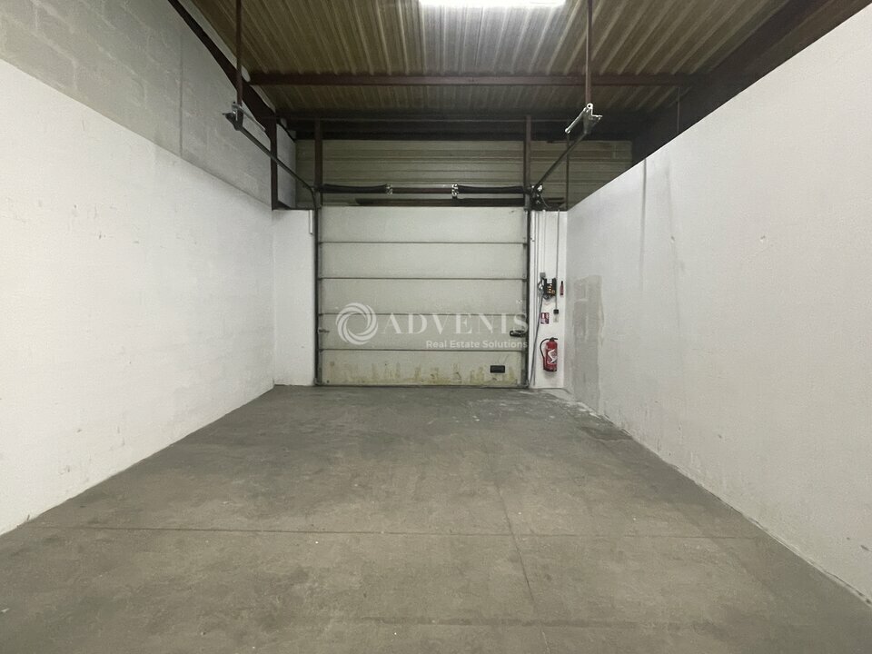 Flex in Le Blanc-Mesnil for lease Interior Photo- Image 1 of 8