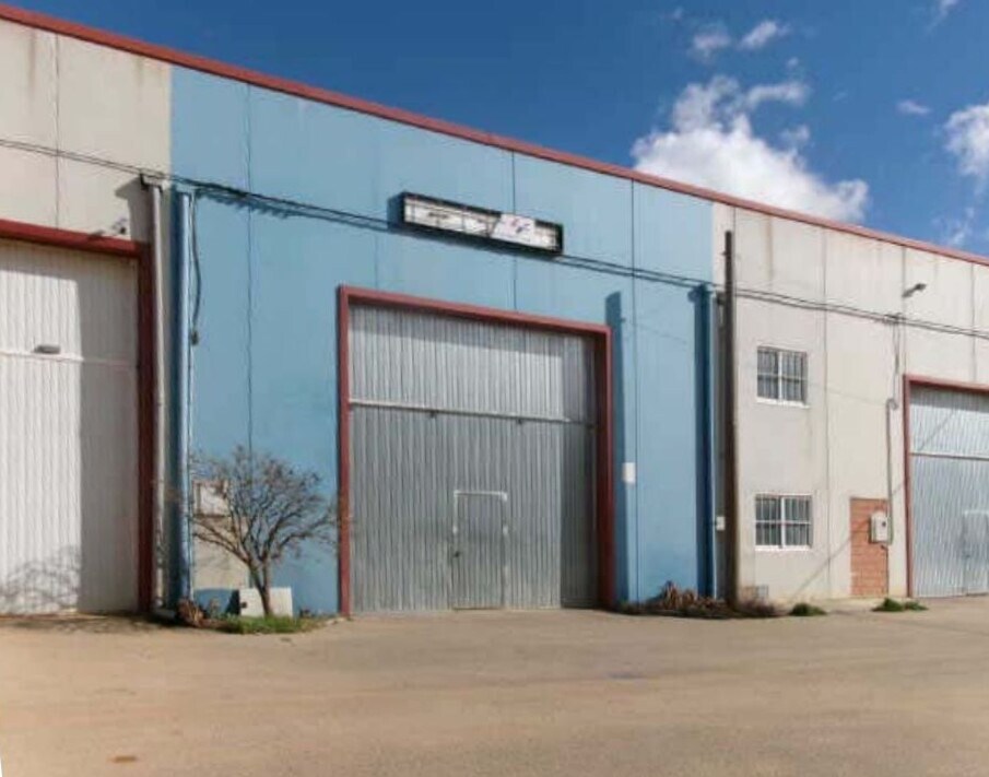 Industrial in Iniesta, Cuenca for sale Building Photo- Image 1 of 2