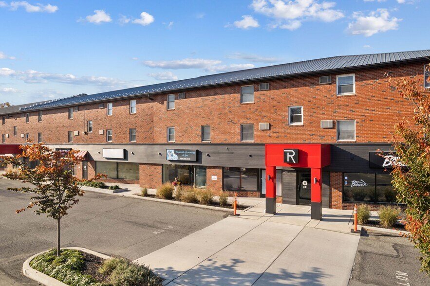 6 Riverside Dr, Spring City, PA à louer - Photo du bâtiment - Image 1 de 3