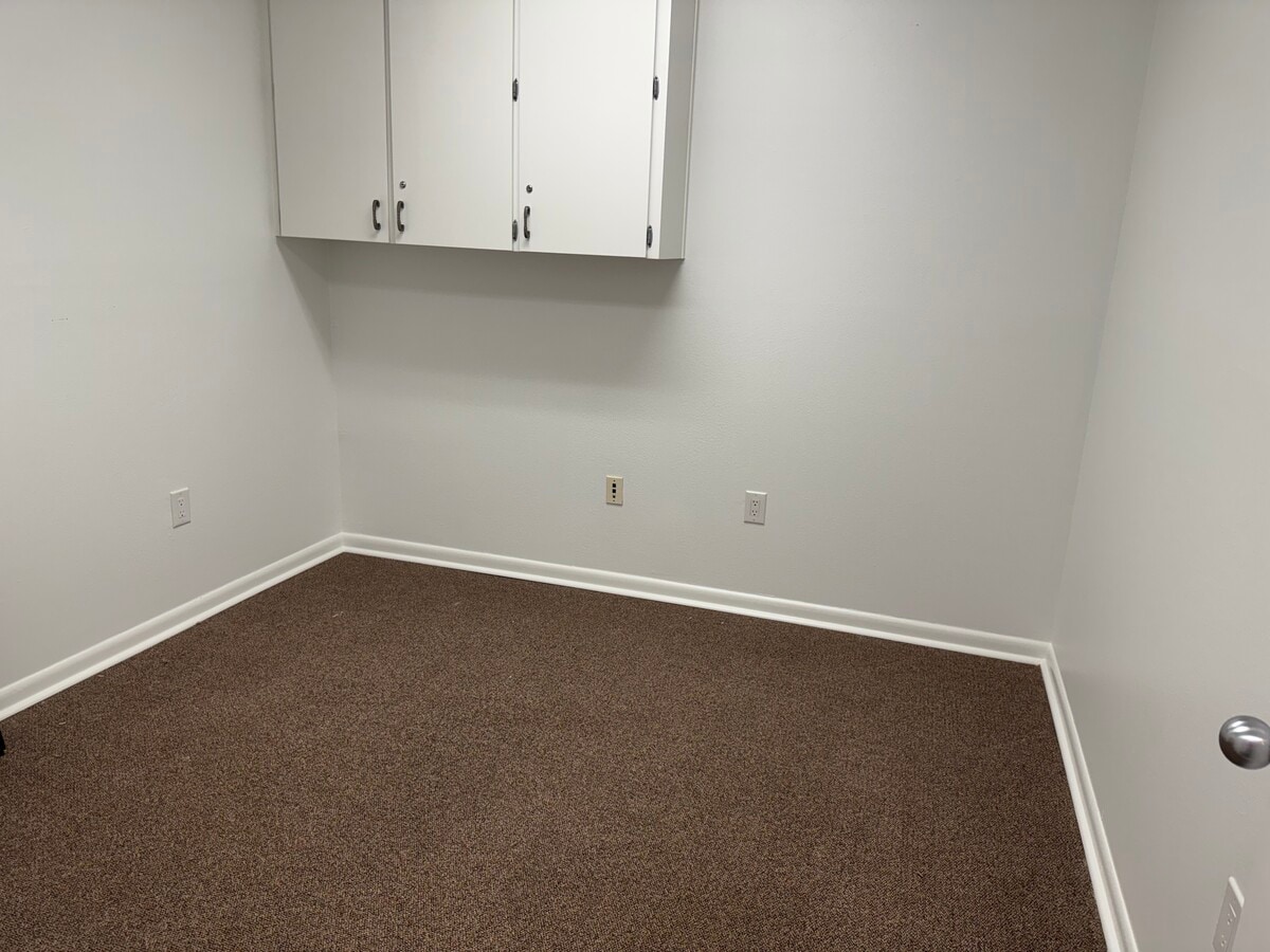 1013 Marwalt Dr, Fort Walton Beach, FL 32547 - Unit B - - Interior Photo - Image 1 of 6