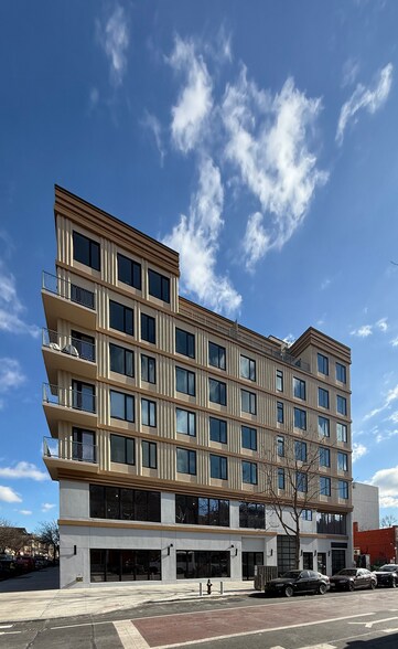 2700 Church Ave, Brooklyn, NY à louer - Photo du bâtiment - Image 1 de 3