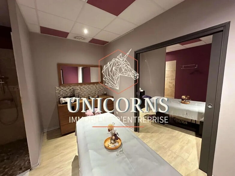 Retail in Toulouse for lease - Interior Photo - Image 3 of 4