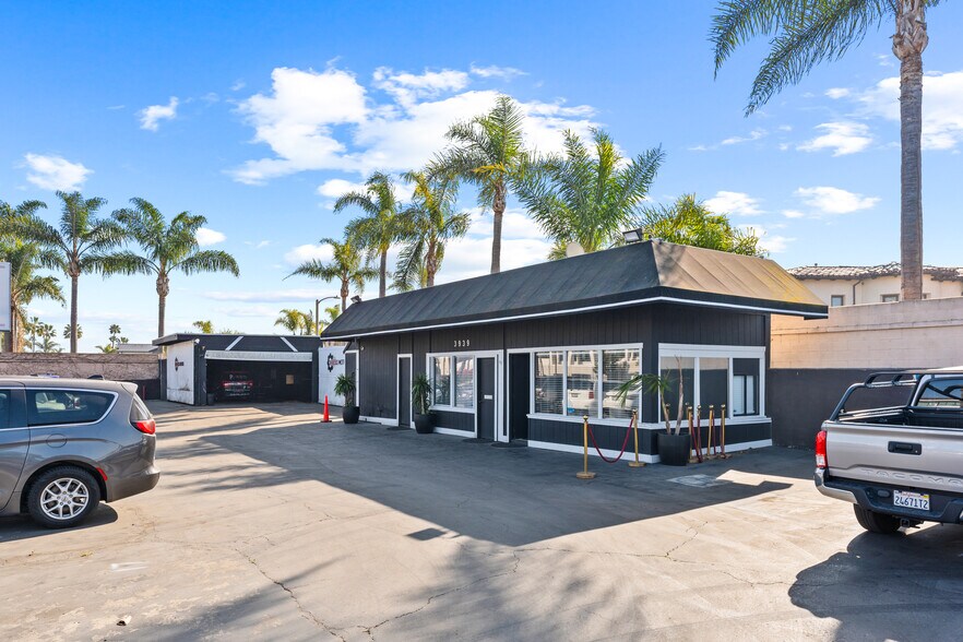 3939 W Coast Hwy, Newport Beach, CA à louer - Photo du bâtiment - Image 3 de 13