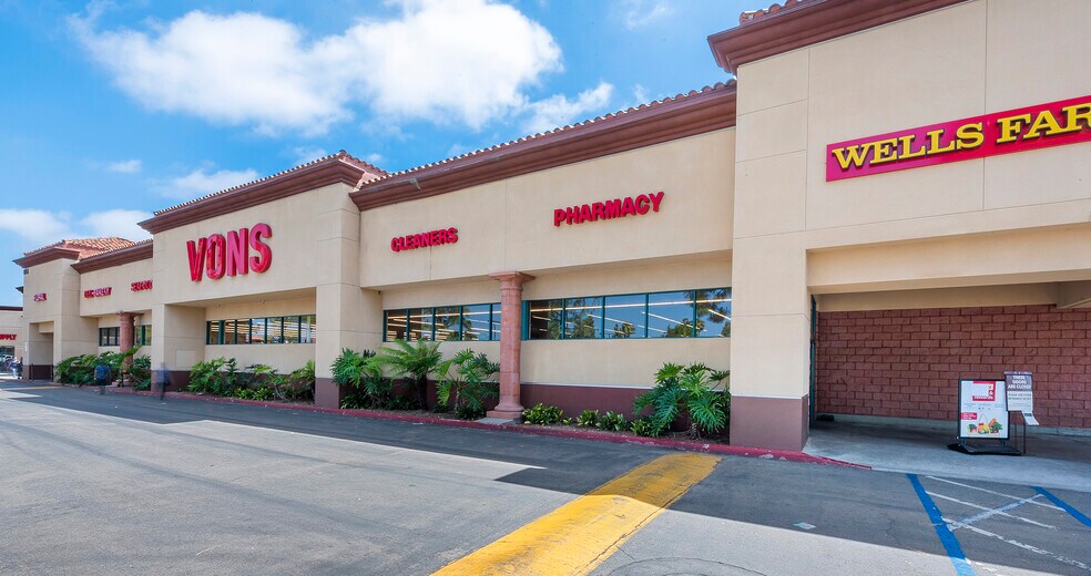 825-845 College Blvd, Oceanside, CA à louer - Photo du bâtiment - Image 2 de 10