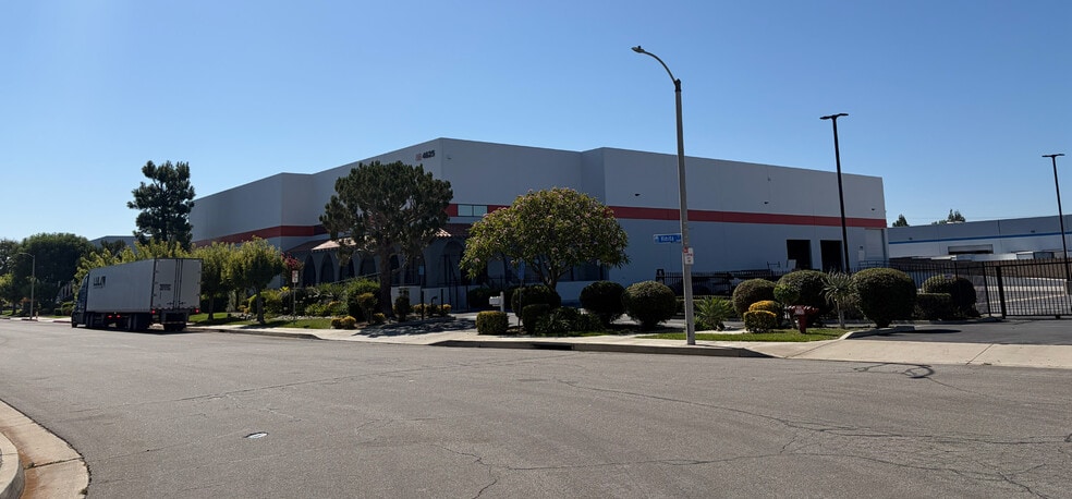 4625 Vinita Ct, Chino, CA for lease - Building Photo - Image 2 of 6