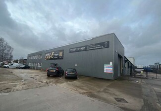 Plus de détails pour Kelvin Rd, Swindon - Industriel à louer