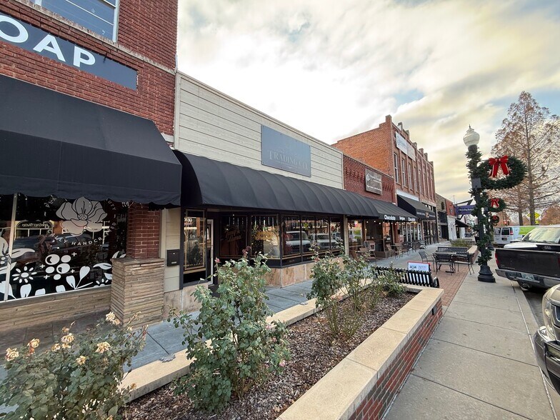 203 S Main St, Broken Arrow, OK à louer - Photo du bâtiment - Image 3 de 3