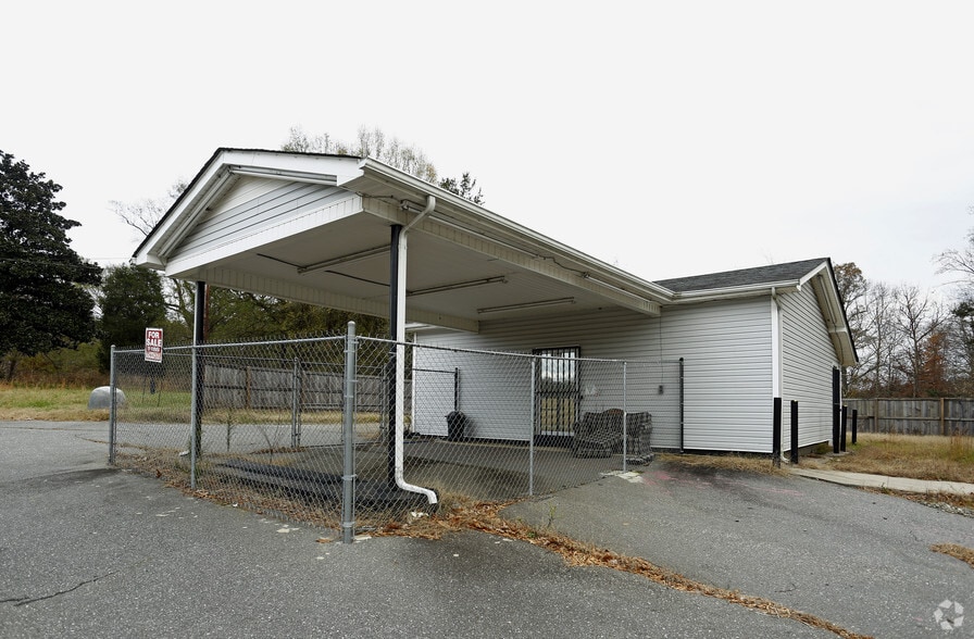 1437 Tryon Courthouse Rd, Bessemer City, NC for sale - Primary Photo - Image 1 of 4