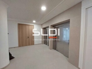 8 Rue Joseph Nicephore Niepce, Genas à louer Photo intérieure- Image 2 de 10